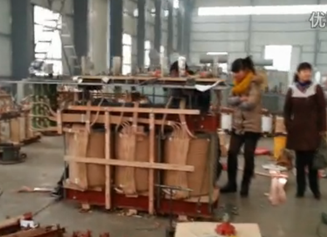 中频炉冶炼现场视频