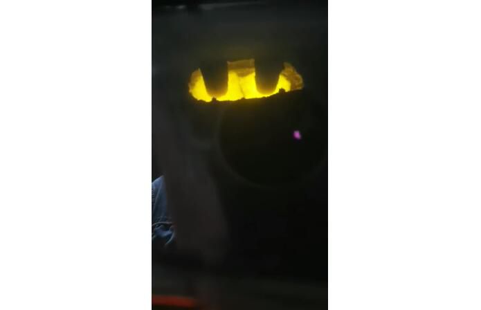 电弧炉冶炼现场视频