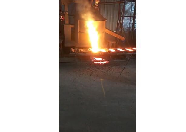 电弧炉冶炼现场视频